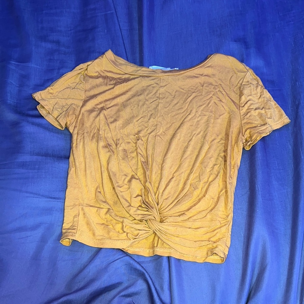 Cute yellow crop top